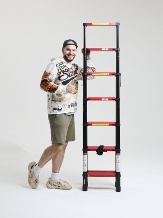 Лестница стремянка телескопическая WORKY BLACK 6+7 ступеней 1,7м+2,0м