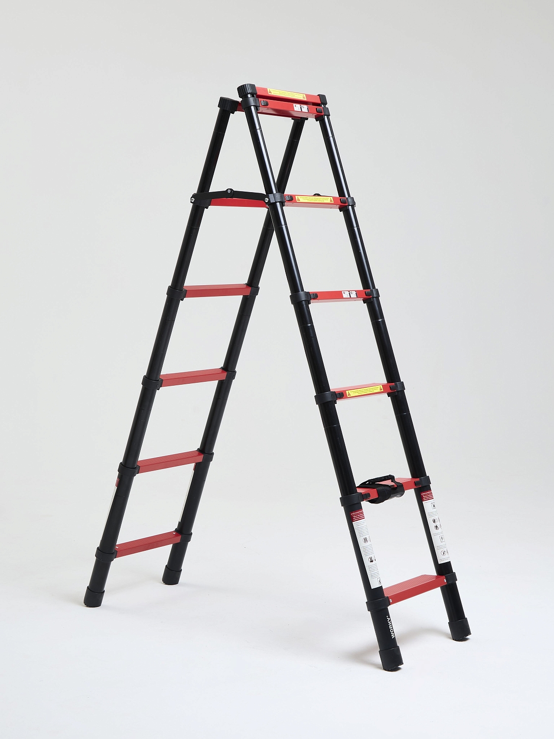 Лестница стремянка телескопическая WORKY BLACK 6+7 ступеней 1,7м+2,0м