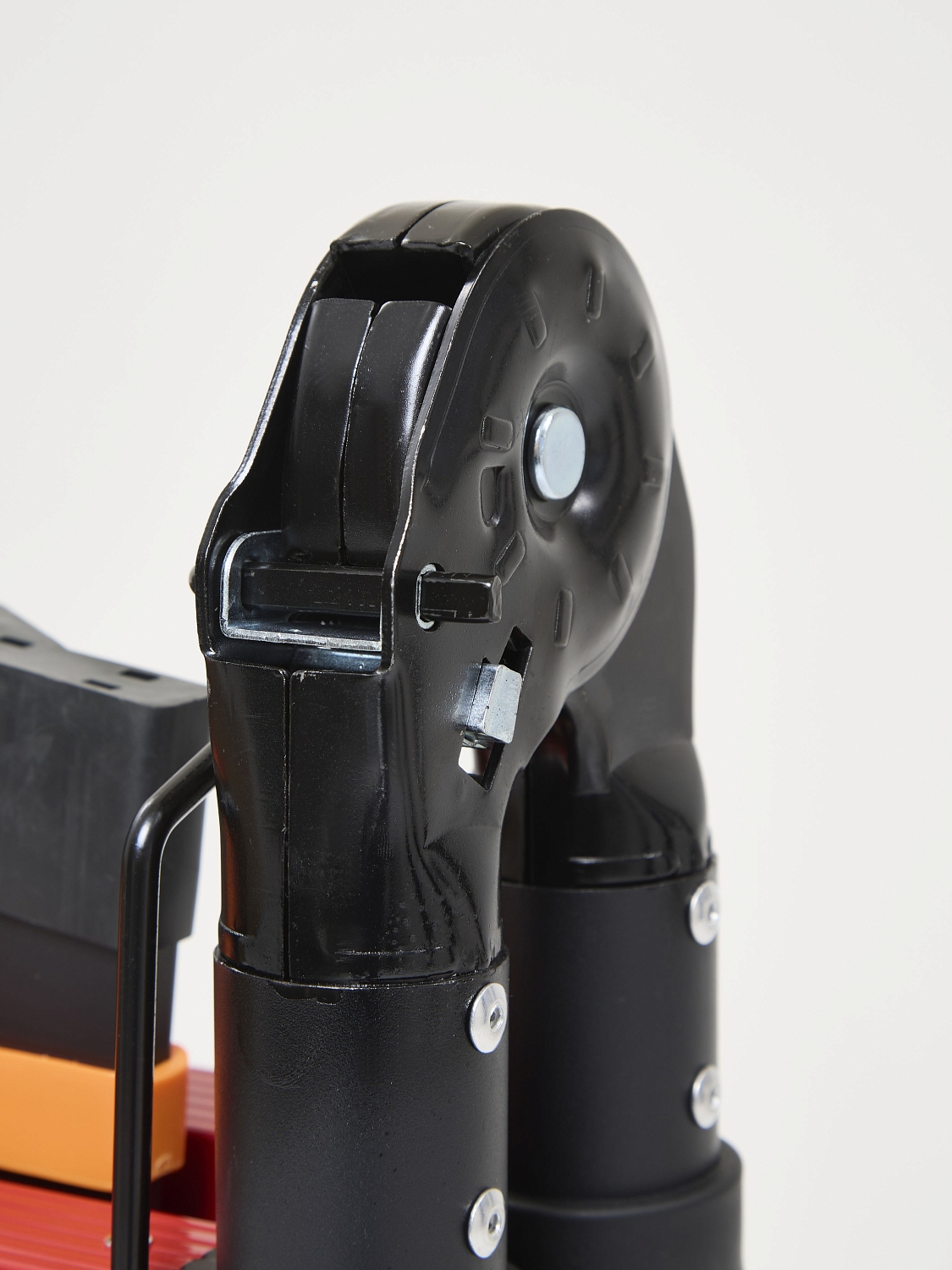 Лестница-стремянка телескопическая WORKY BLACK 4,4м/8,8м, 11+11 ступеней