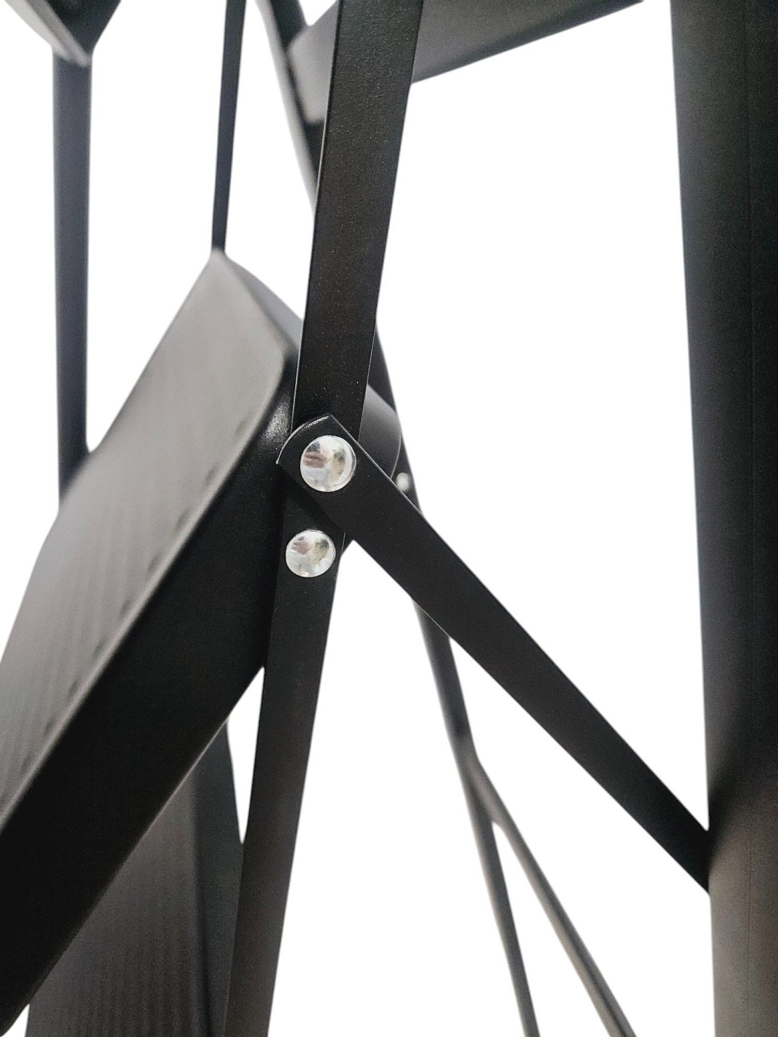 Стремянка стальная, черная 2 широкие ступени