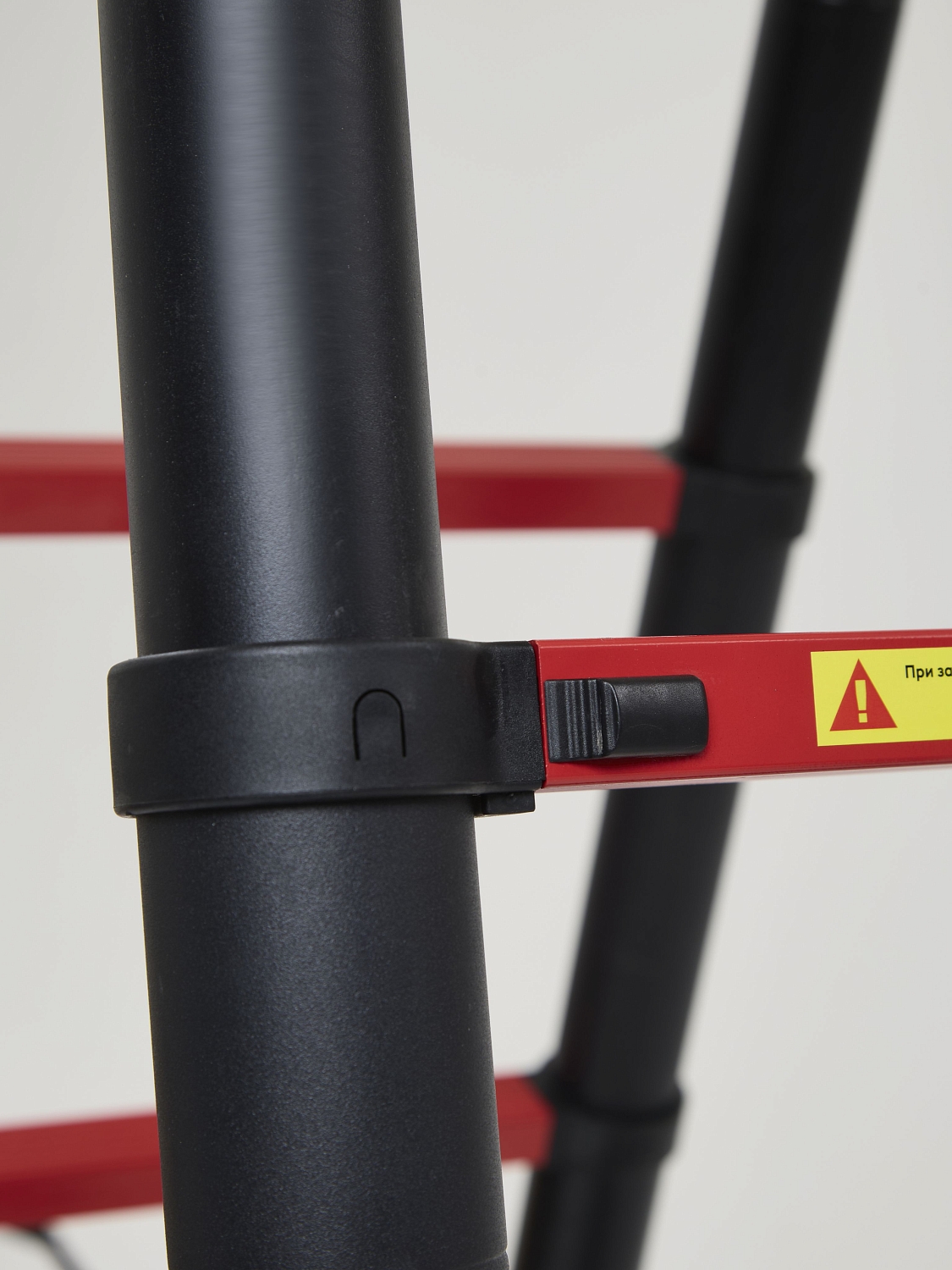 Лестница-стремянка телескопическая WORKY BLACK 4,4м/8,8м, 11+11 ступеней