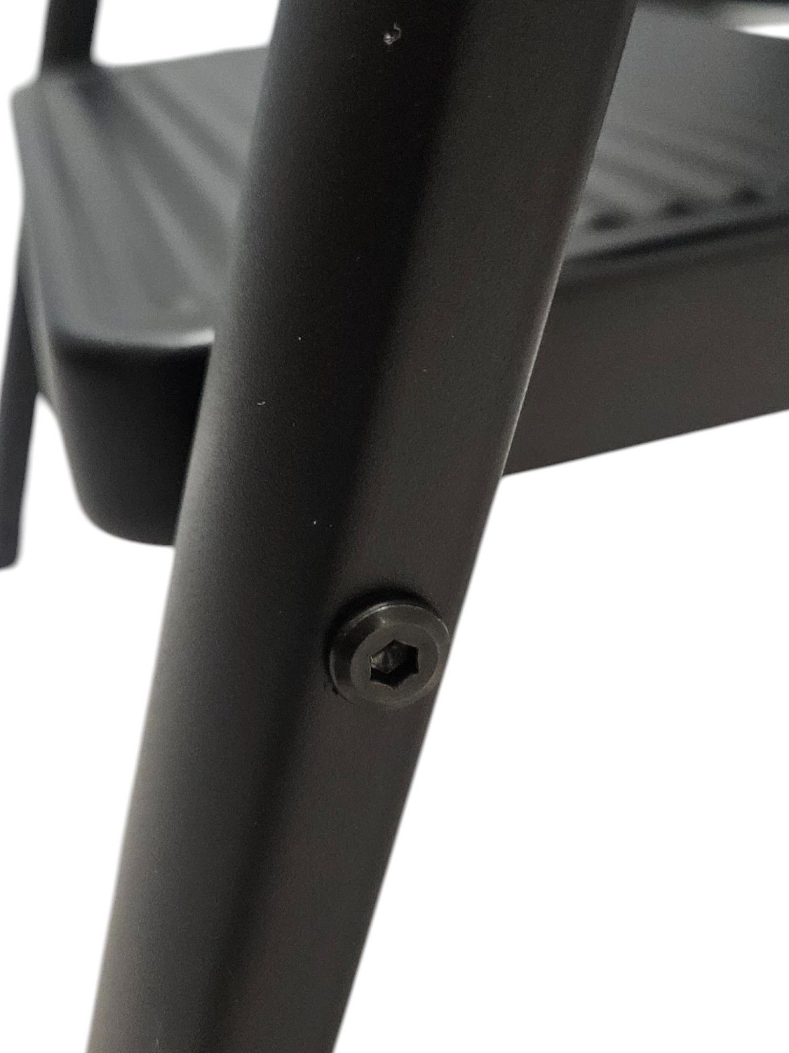 Стремянка стальная, черная 2 широкие ступени