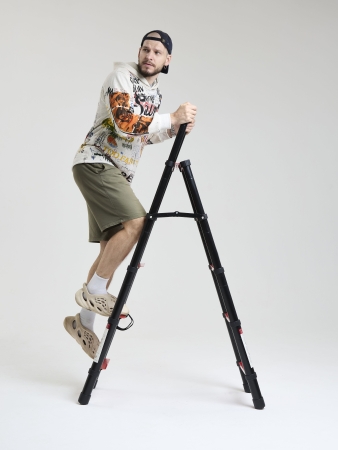 Лестница стремянка телескопическая WORKY BLACK 5+6 ступеней 1,4м+1,7м