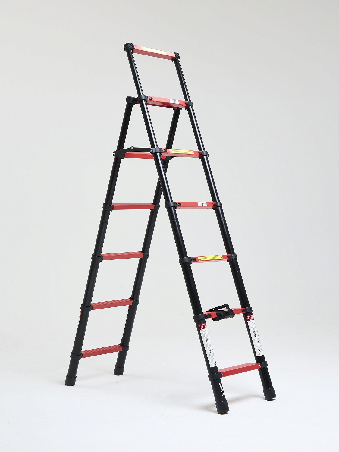 Лестница стремянка телескопическая WORKY BLACK 6+7 ступеней 1,7м+2,0м