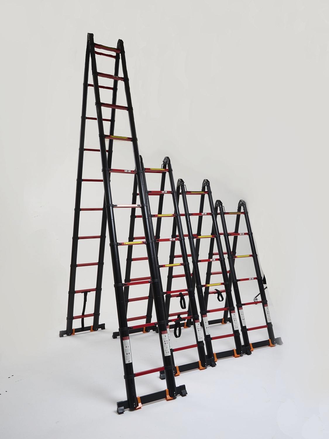 Лестница-стремянка телескопическая WORKY BLACK 4,4м/8,8м, 11+11 ступеней