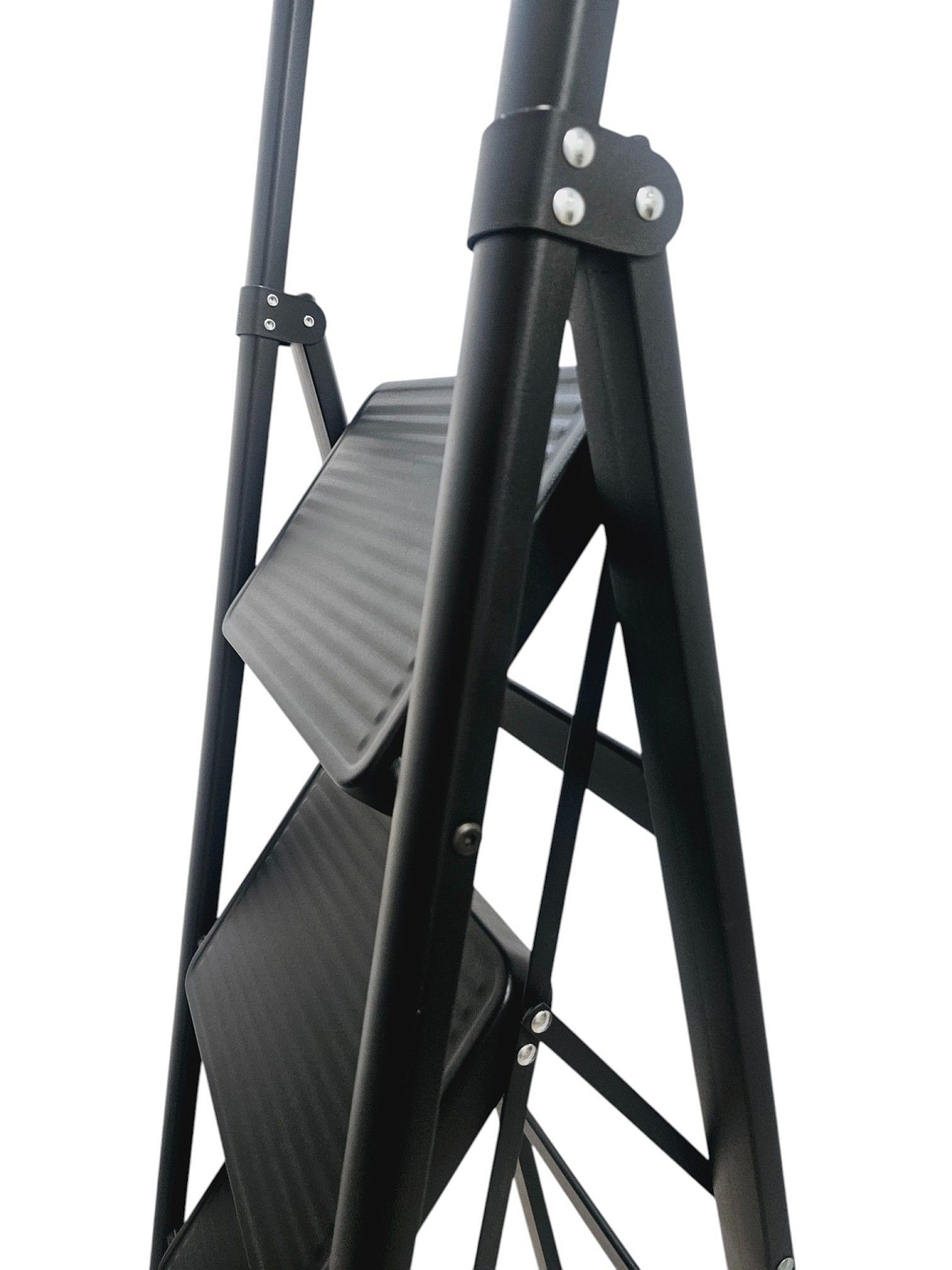 Стремянка стальная, черная 2 широкие ступени