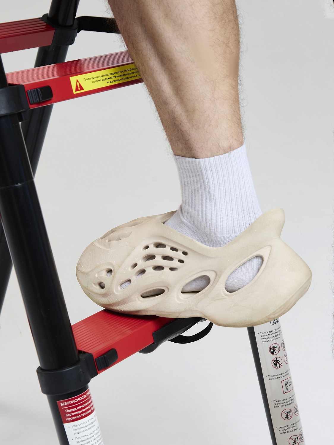 Лестница стремянка телескопическая WORKY BLACK 6+7 ступеней 1,7м+2,0м