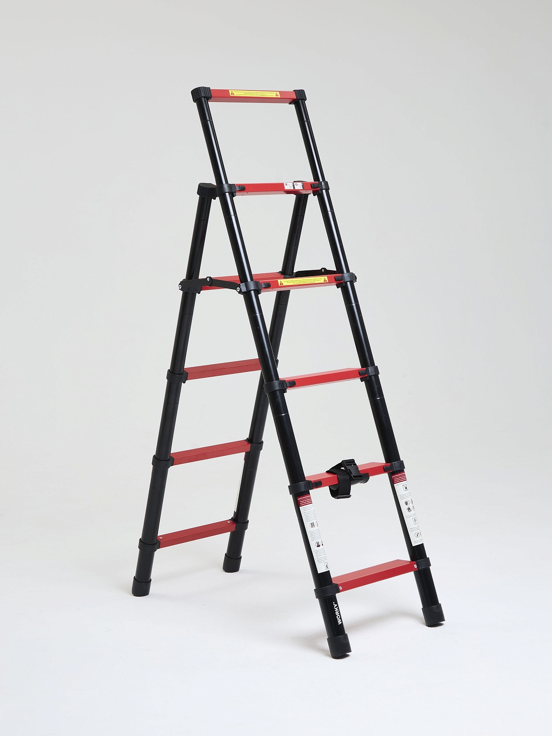 Лестница стремянка телескопическая WORKY BLACK 5+6 ступеней 1,4м+1,7м