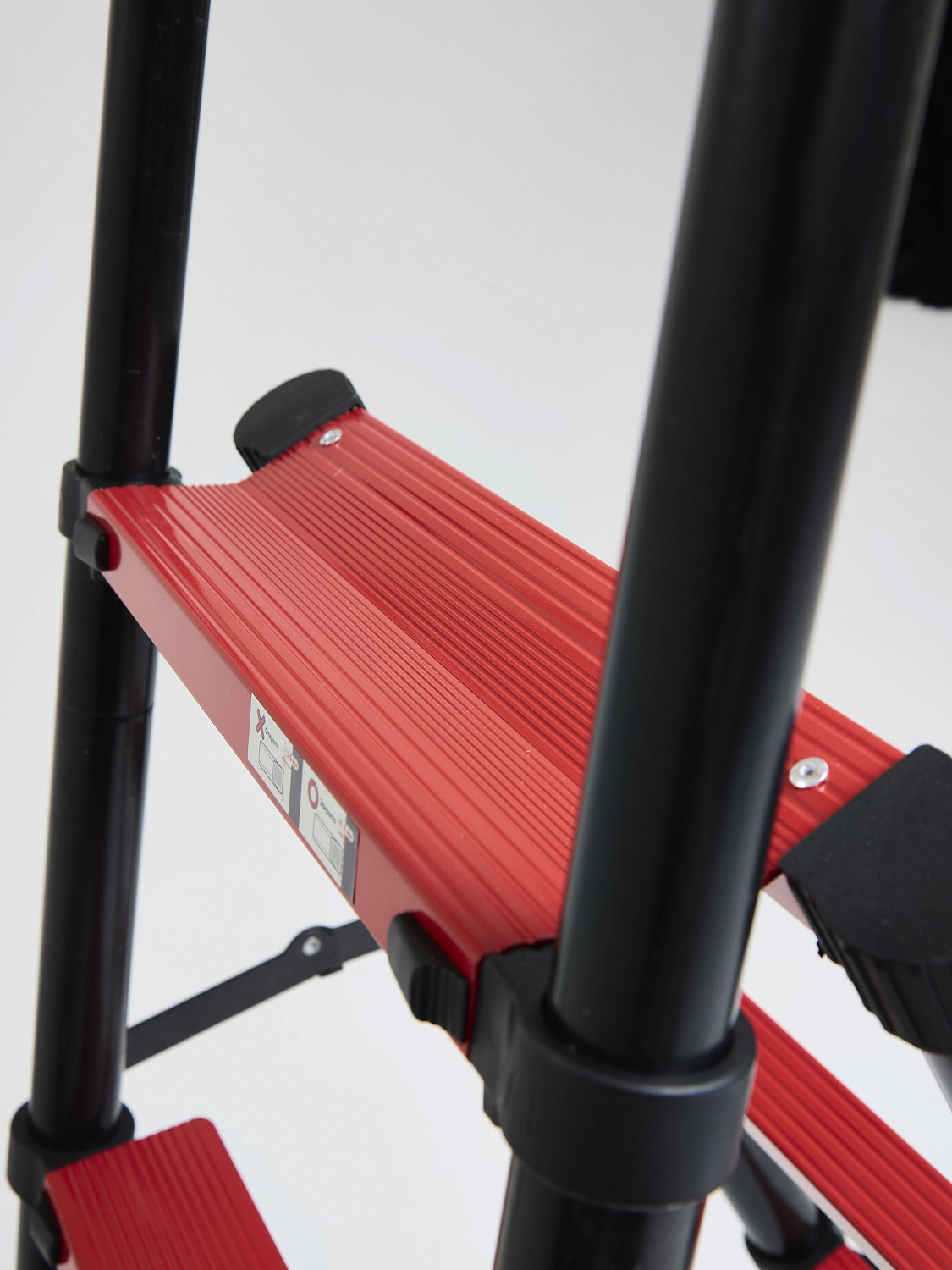 Лестница стремянка телескопическая WORKY BLACK 5+6 ступеней 1,4м+1,7м