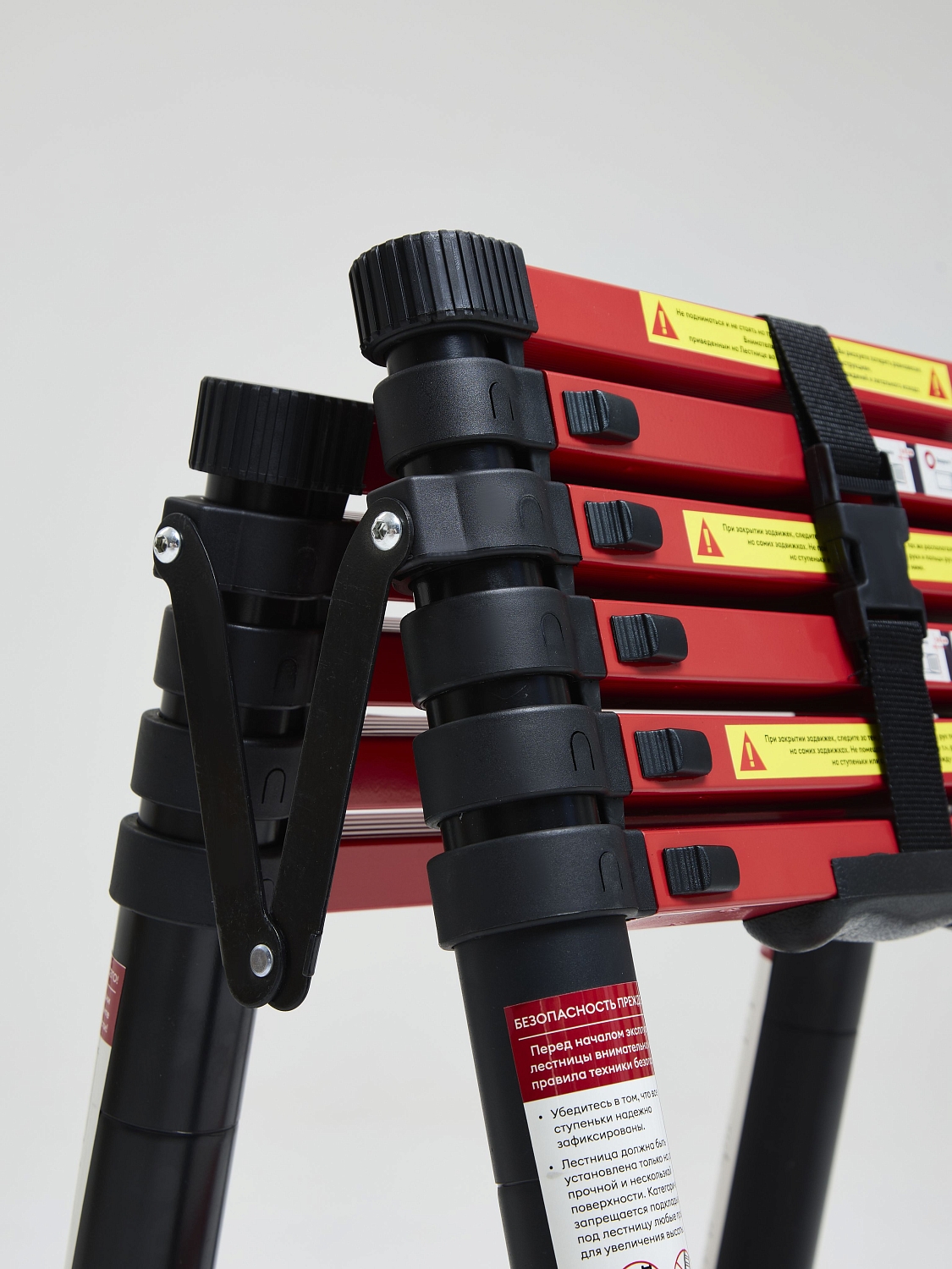 Лестница стремянка телескопическая WORKY BLACK 6+7 ступеней 1,7м+2,0м