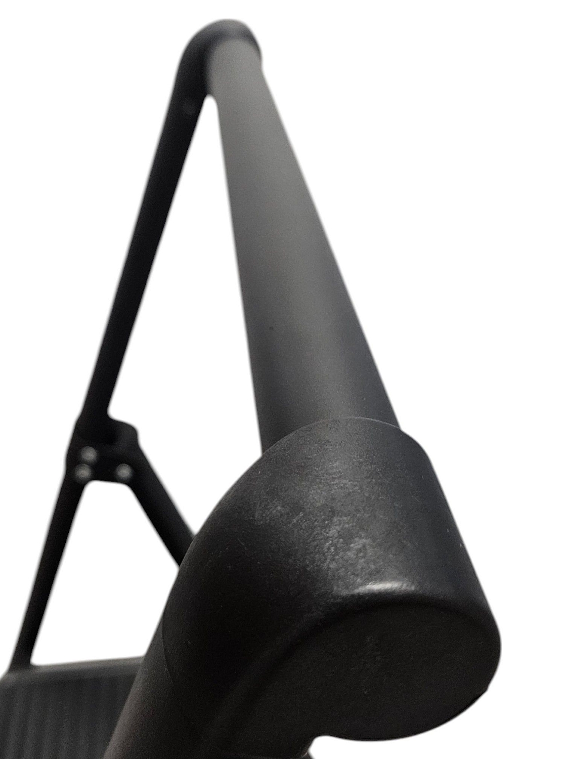 Стремянка стальная, черная 2 широкие ступени