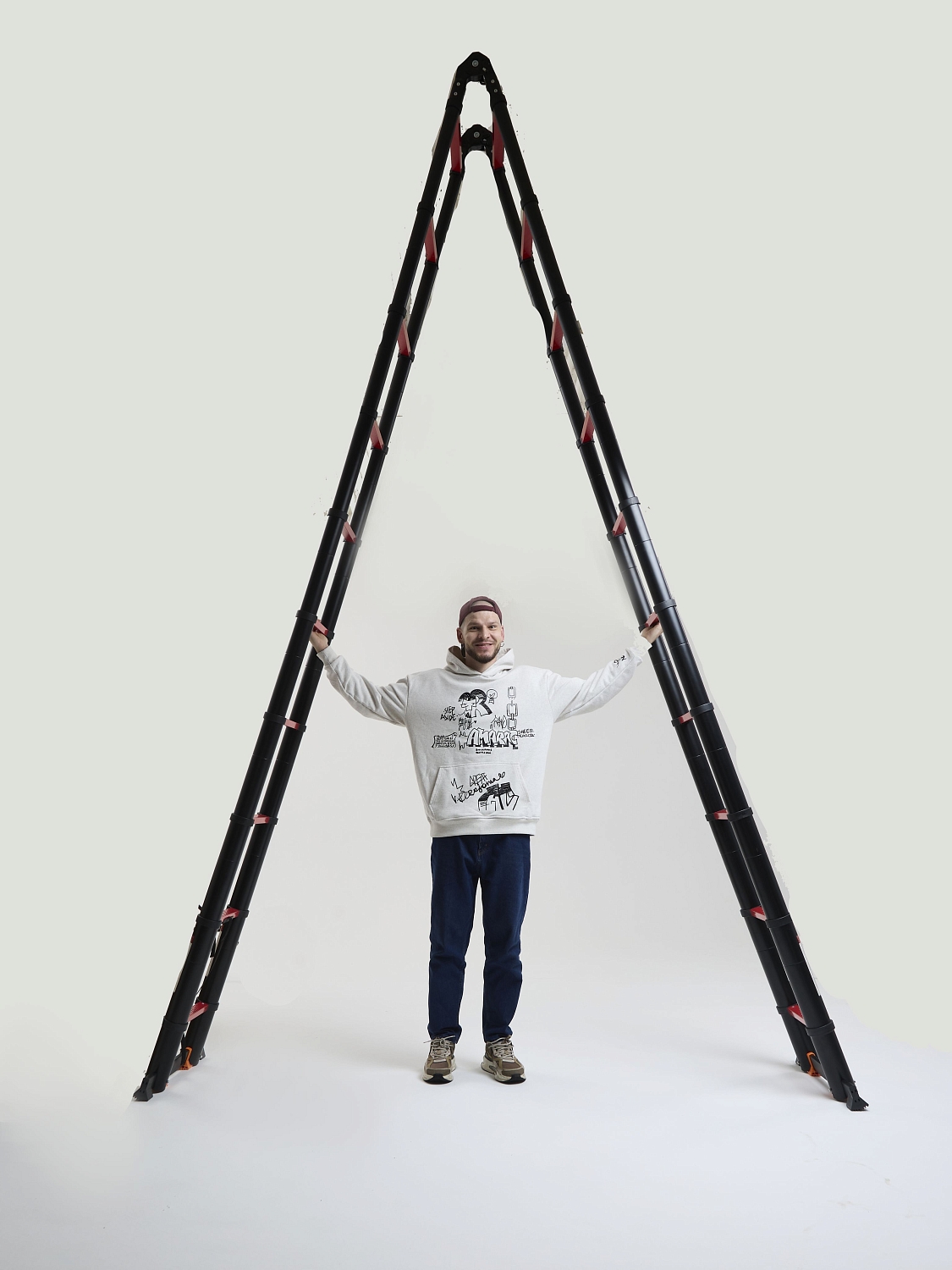 Лестница-стремянка телескопическая WORKY BLACK 4,4м/8,8м, 11+11 ступеней