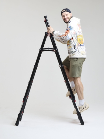 Лестница стремянка телескопическая WORKY BLACK 6+7 ступеней 1,7м+2,0м